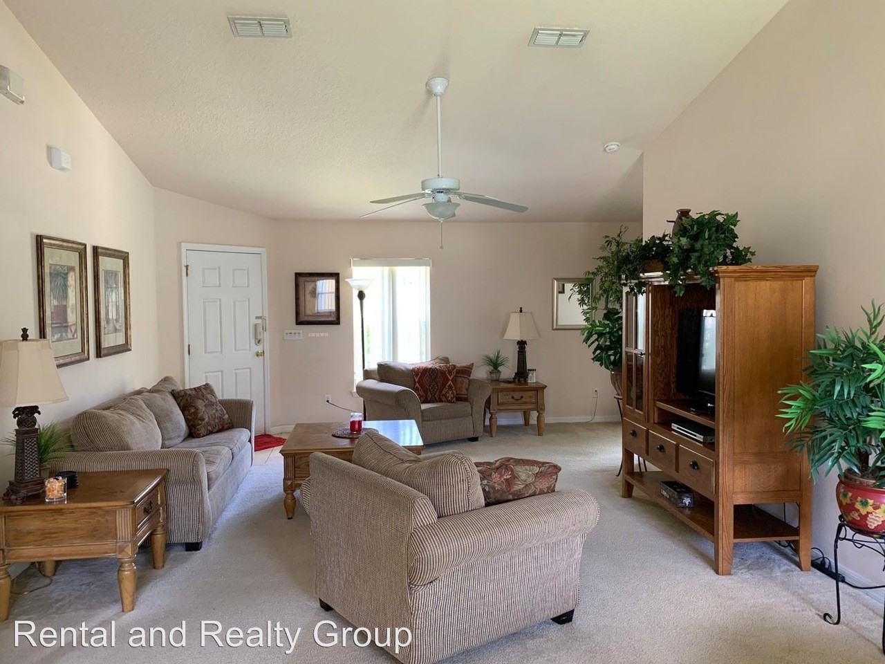 242 Blue Jay Way - Photo 2 of 8