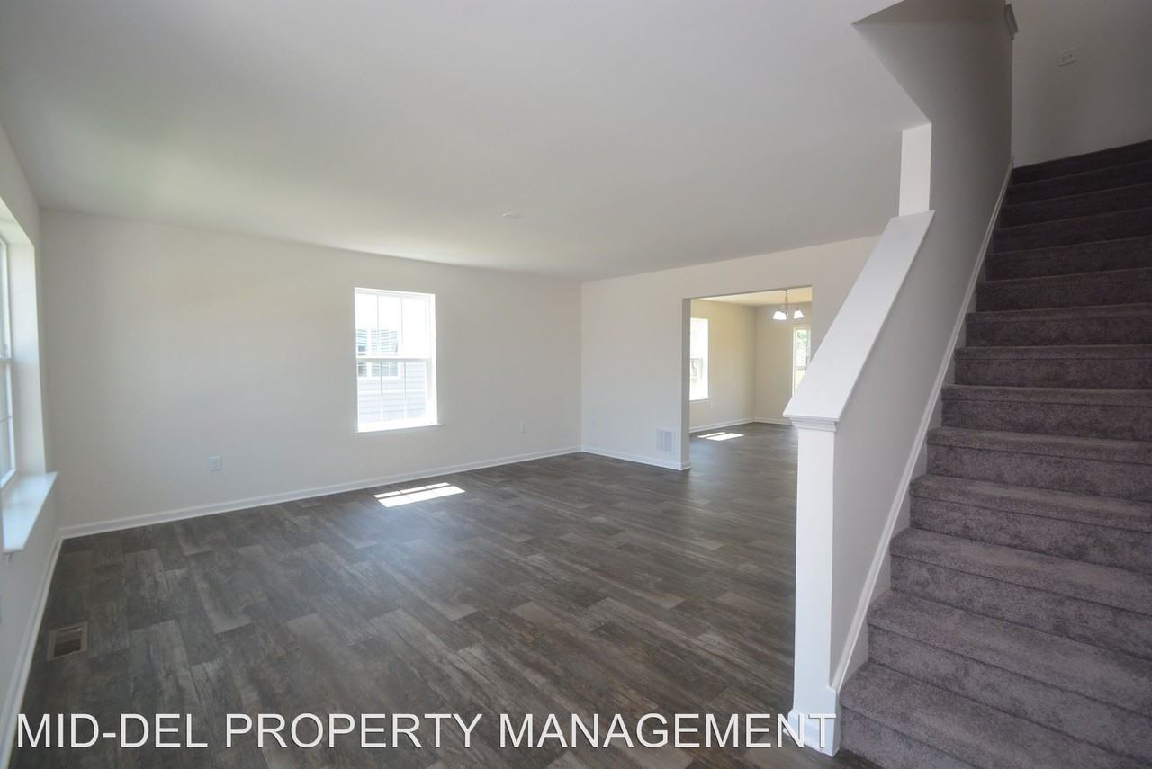 91 Toscano Dr - Photo 2 of 20