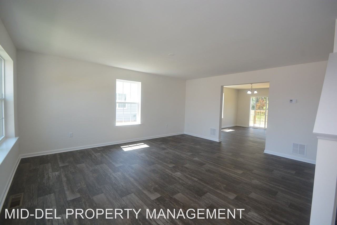 91 Toscano Dr - Photo 3 of 20