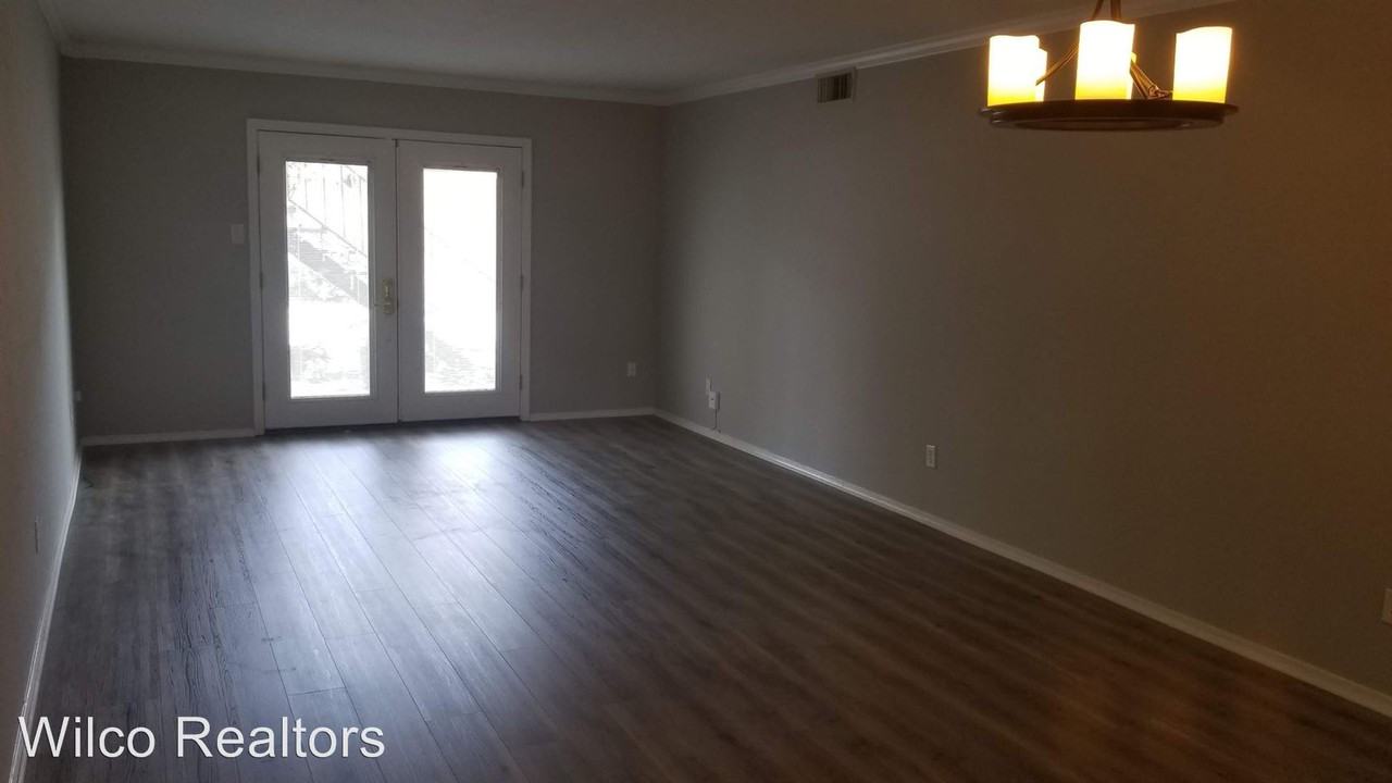 4018 Ridglea Country Club Dr #506 - Photo 3 of 8