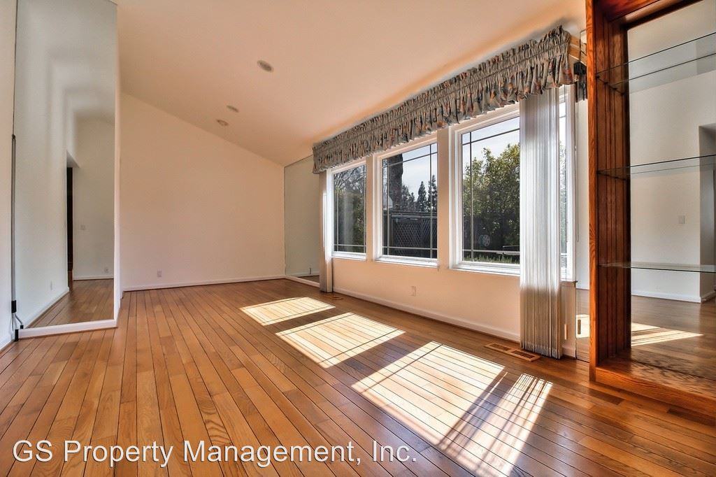 4864 Pinemont Dr - Photo 3 of 16