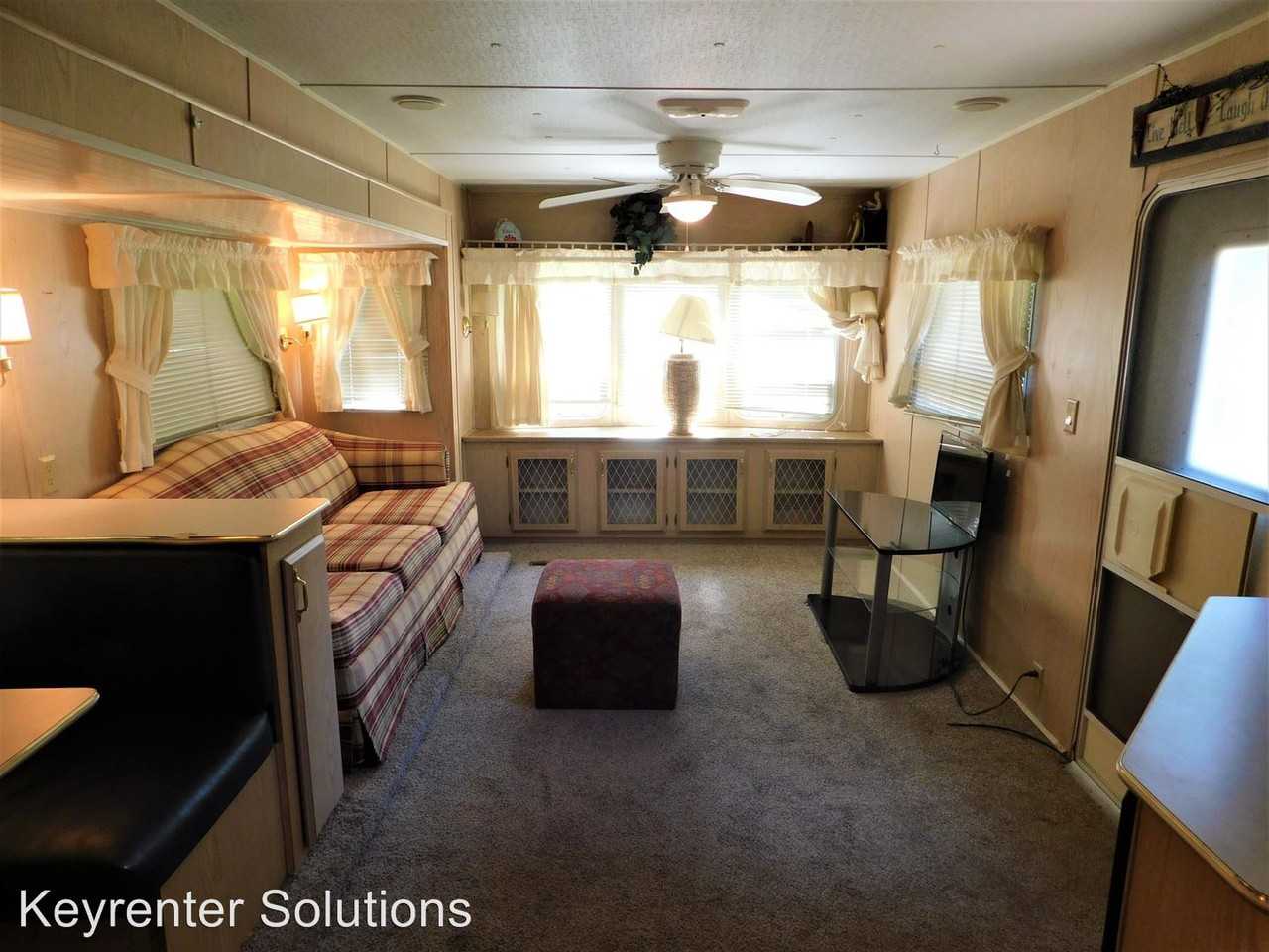 67 Dedricks Ln - Photo 3 of 14