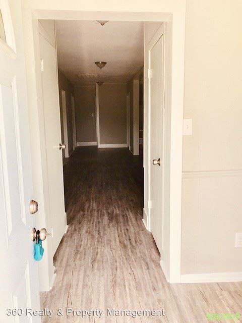 718 N Oak St - Photo 2 of 28