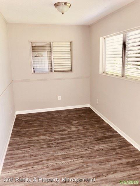 718 N Oak St - Photo 3 of 28