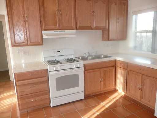 1146 Grand Ave - Photo 3 of 10