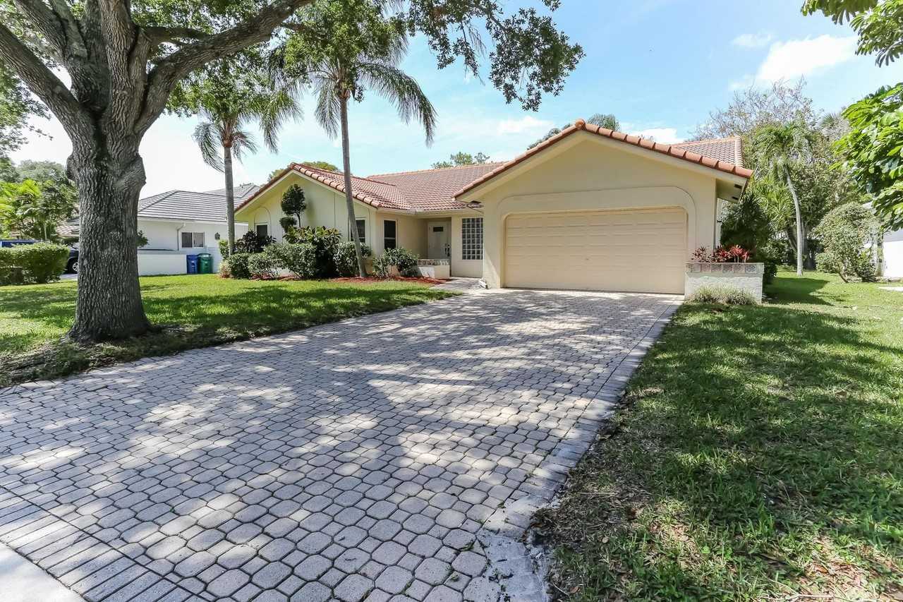 6473 Nw 43rd Ct - Photo 2 of 15