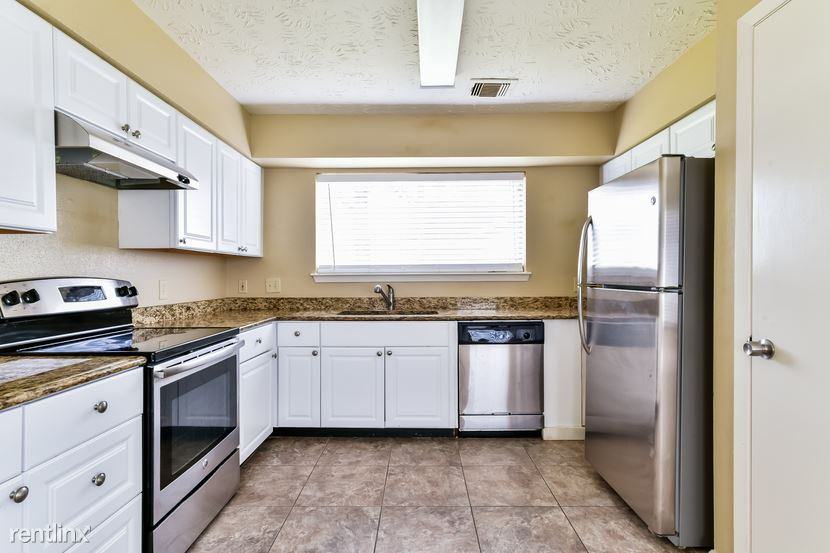 7450 W Fuqua Dr - Photo 2 of 14