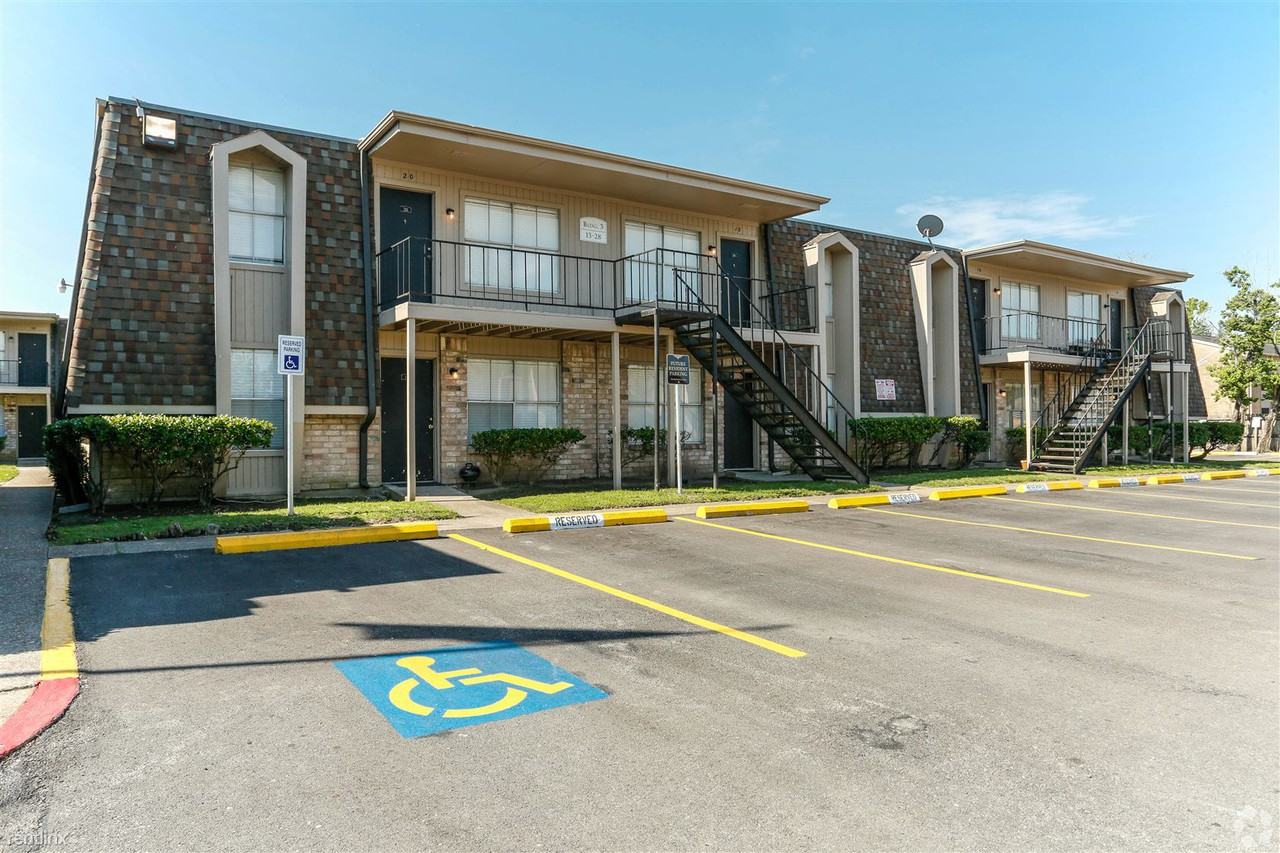 Oakwood Village Apartments - Photo 2 of 13