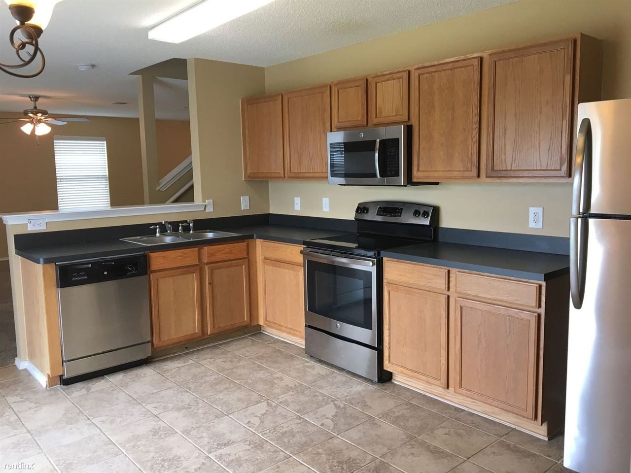 949 Canary Dr - Photo 2 of 8