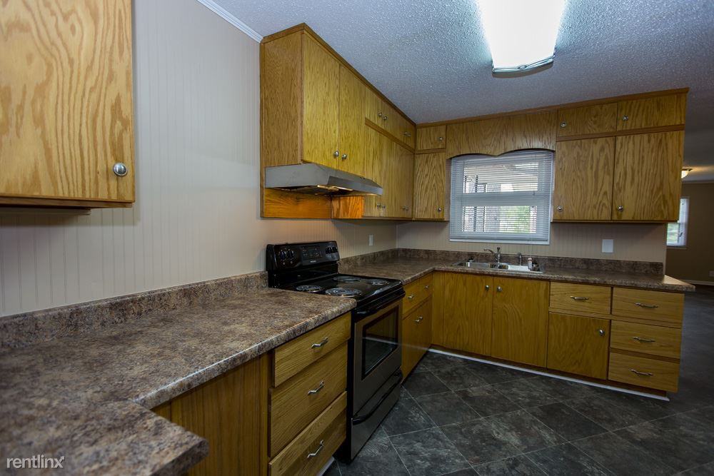 109 15th Court NW - Photo 3 of 12