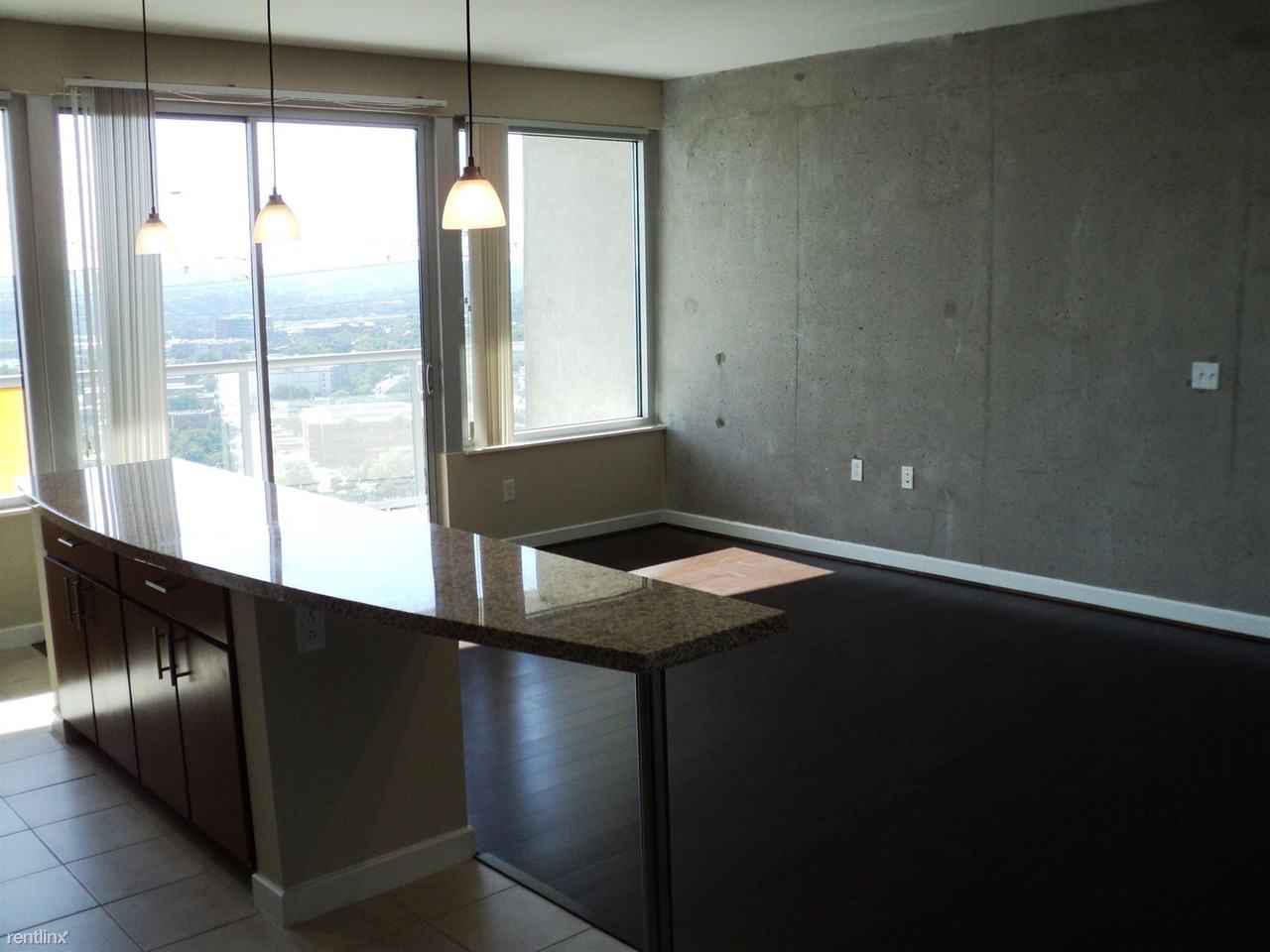 803 W 5th St - Photo 2 of 4