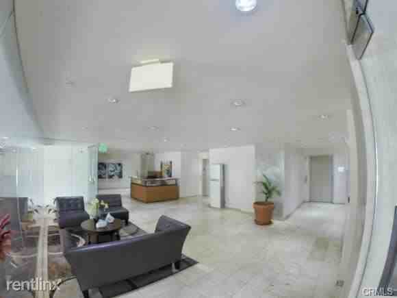 625 S Berendo St - Photo 3 of 9