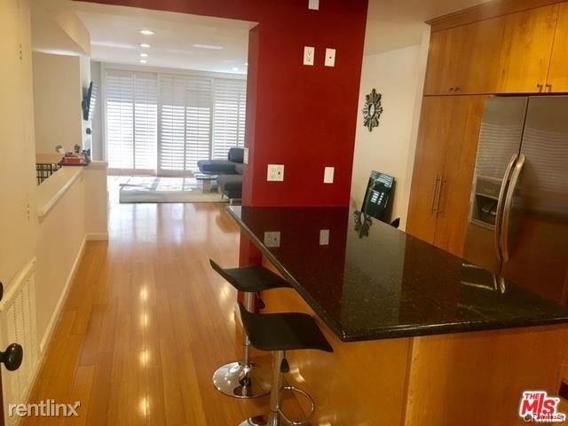 1900 Vine St - Photo 2 of 10