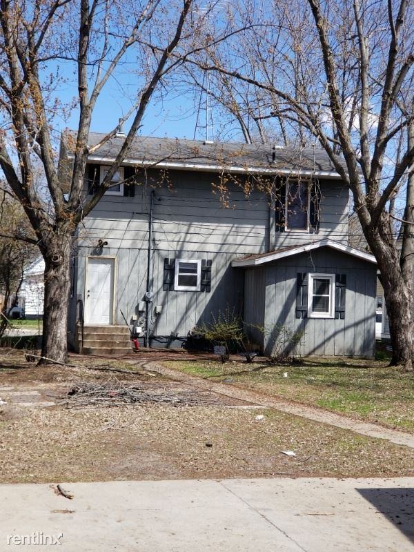 319 19th Ave N - Photo 2 of 13