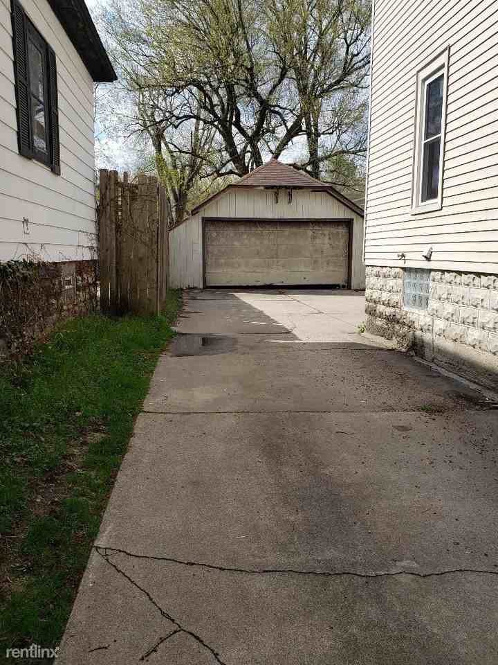 601 William St - Photo 3 of 4