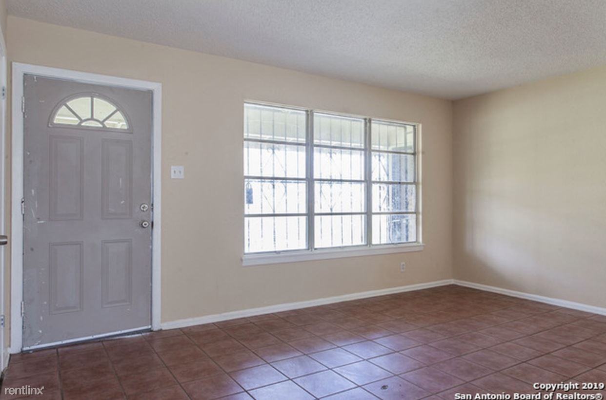 246 Stolnet St - Photo 2 of 33