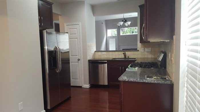 2339 Whitford Ln - Photo 2 of 22