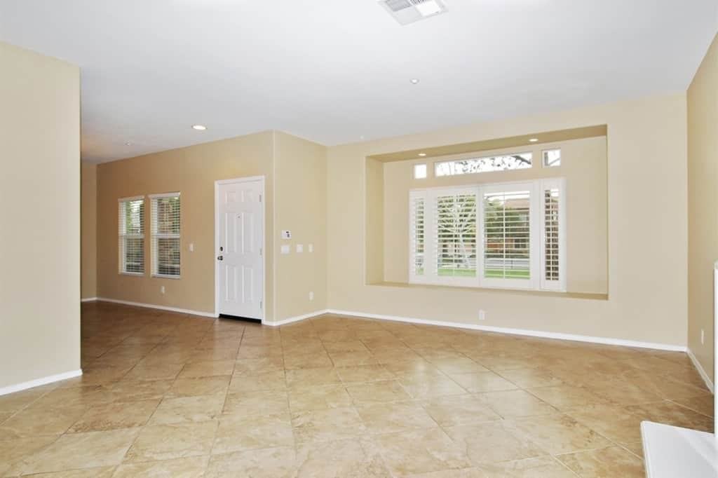 6287 Oakfield Ct - Photo 3 of 19