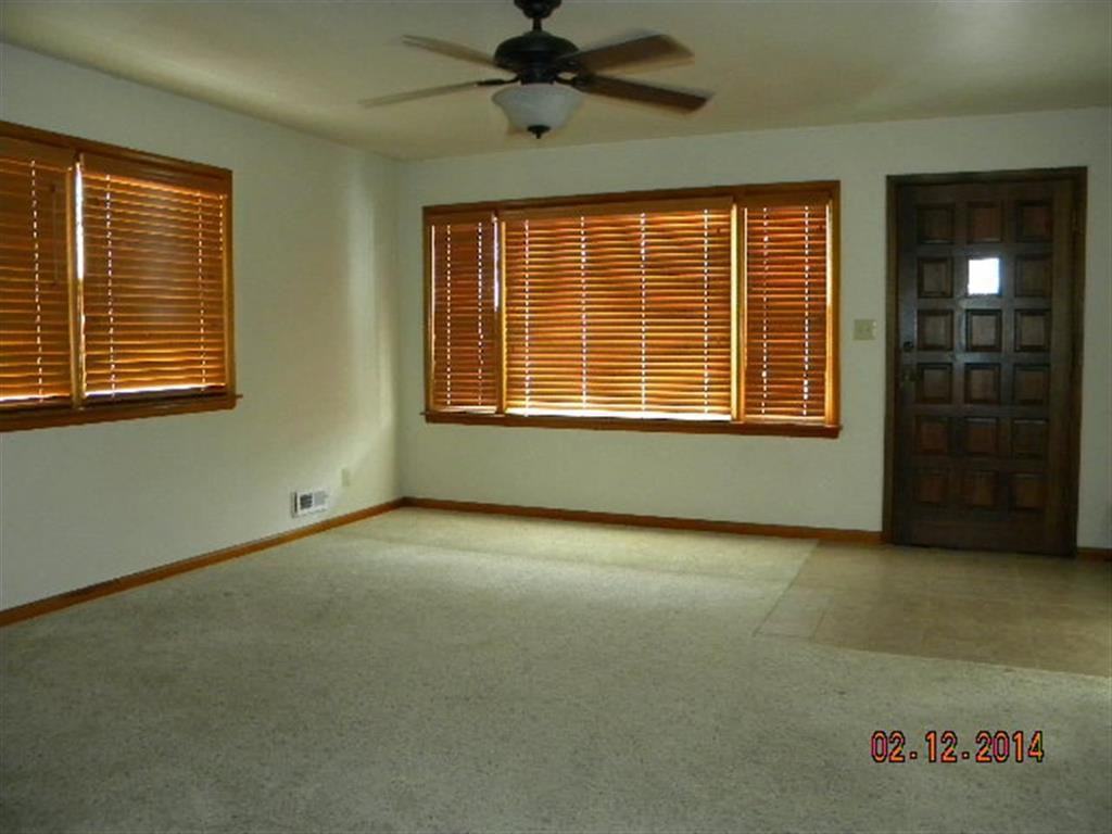 1618 W 1st St - Photo 2 of 5