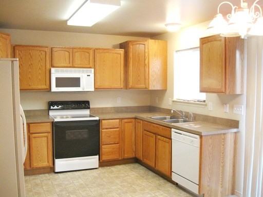 303 5th Ave - Photo 2 of 6