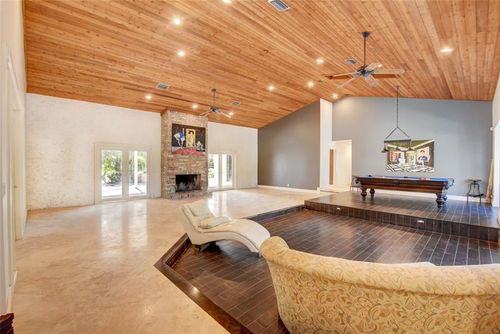 3942 NW 43rd St - Photo 2 of 8