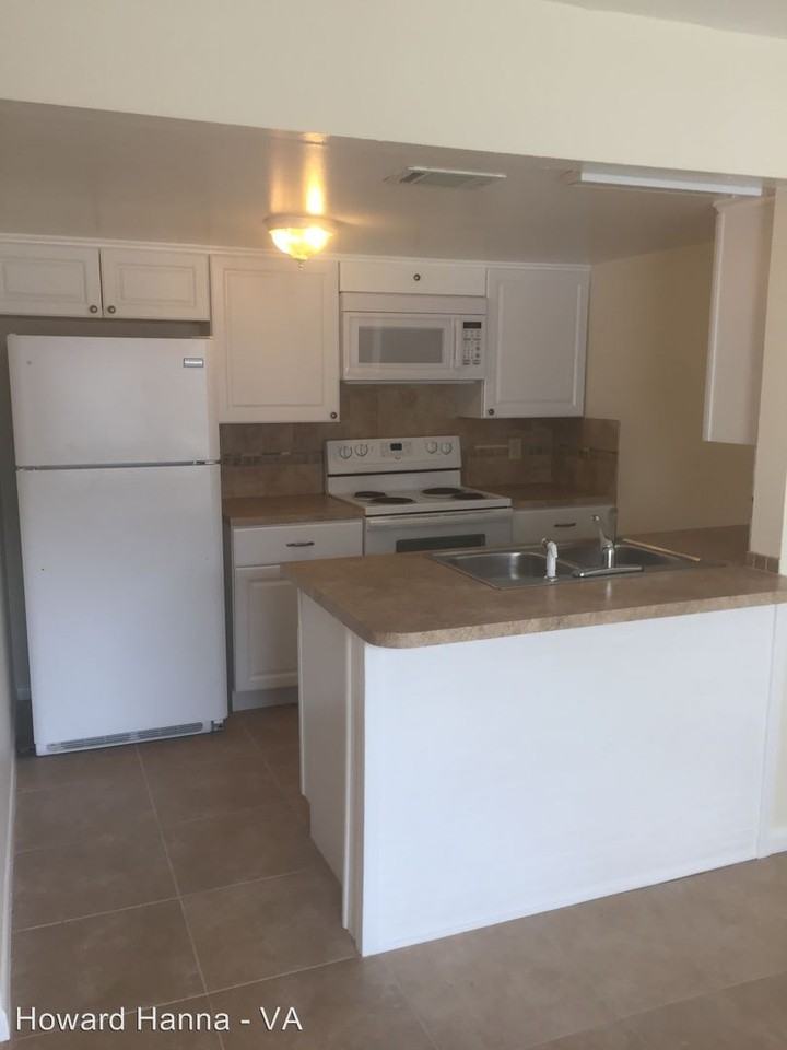 4025 Sloop Trail - Photo 2 of 20