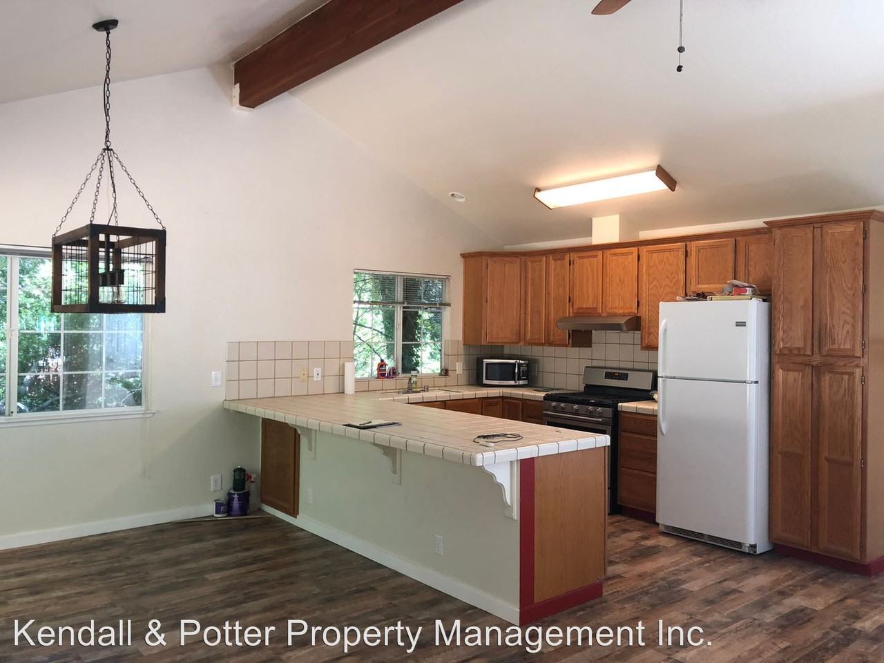 531 Gold Ave - Photo 3 of 17