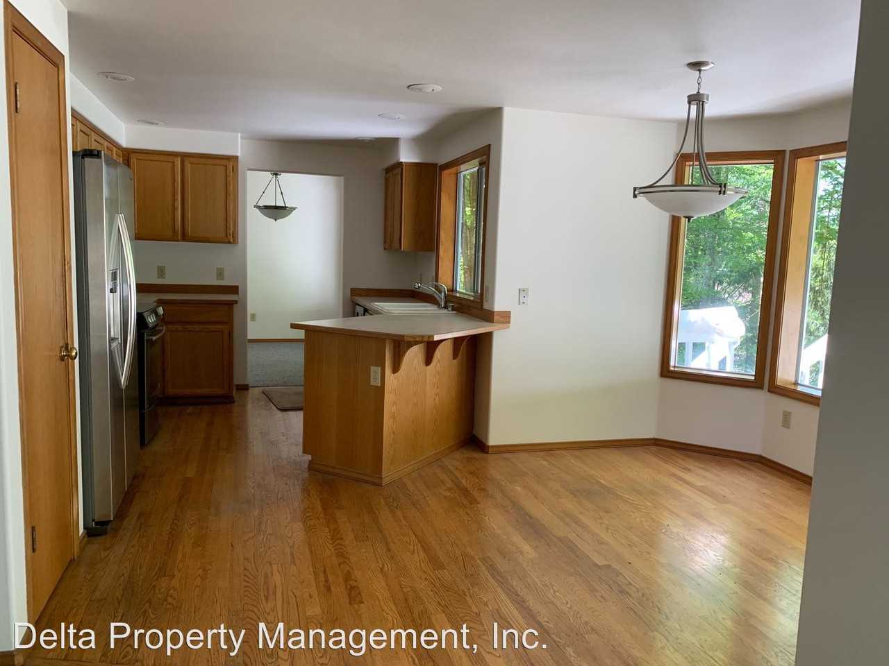18510 Woodbine Dr - Photo 3 of 21