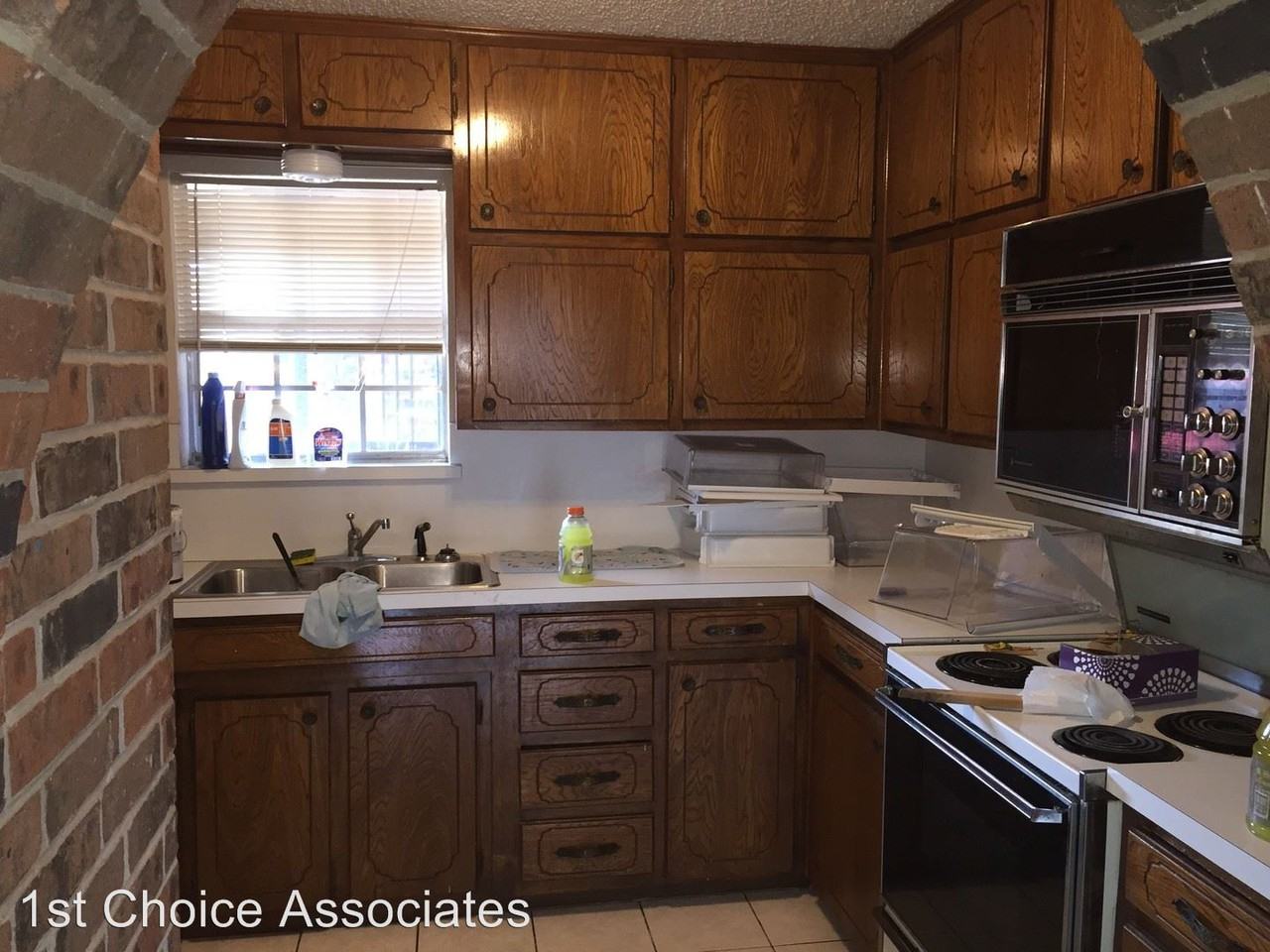 261 Timberlake Dr - Photo 3 of 5