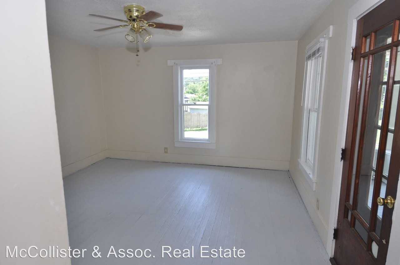 214 S State St - Photo 2 of 8