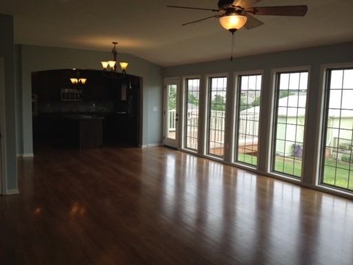 1033 Park Grove Cir - Photo 3 of 5