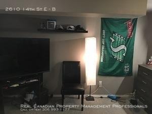 2610 14 St E - Photo 3 of 11