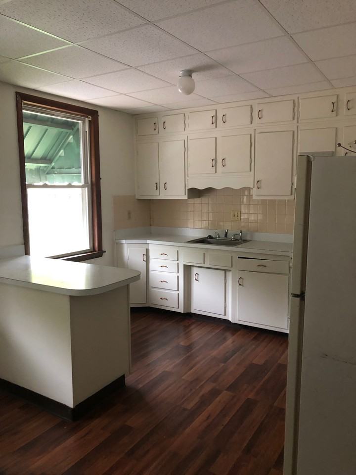 121 Main St - Photo 3 of 4