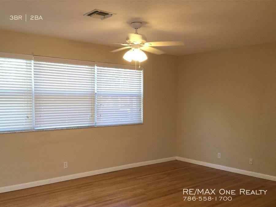 1509 N L St - Photo 2 of 6