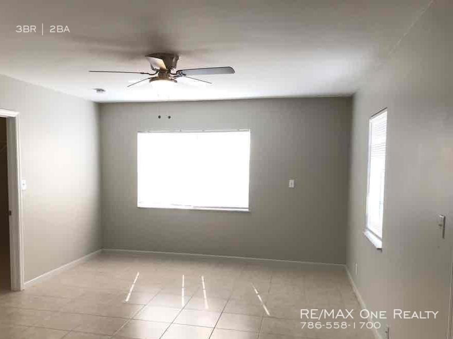 1611 SW 63rd Terrace - Photo 3 of 8