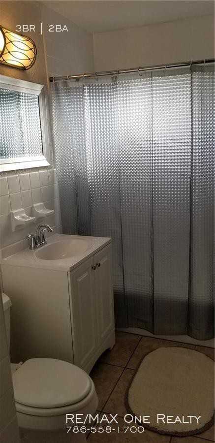 3716 SW 16th St - Photo 2 of 7