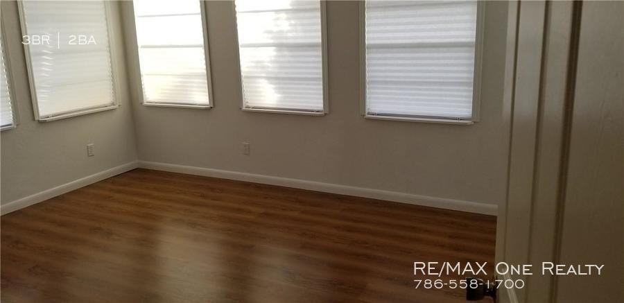 3716 SW 16th St - Photo 3 of 7