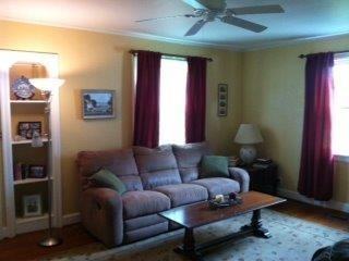 1514 Harwood Dr - Photo 3 of 16