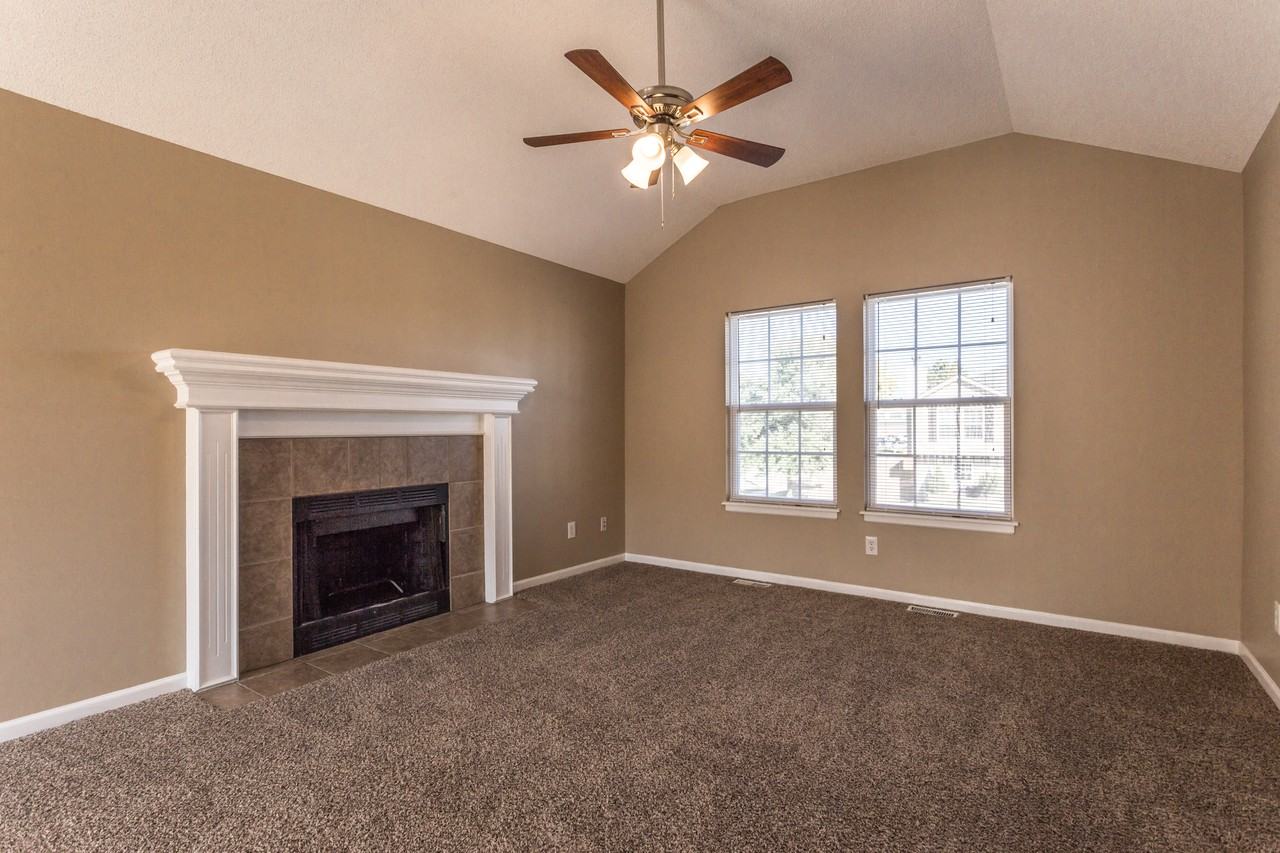 444 N Queen Ridge Ave - Photo 3 of 15