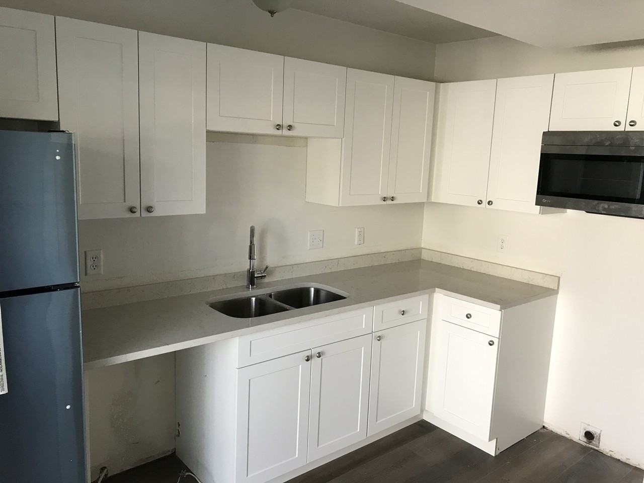 393 W 200 N - Photo 3 of 22