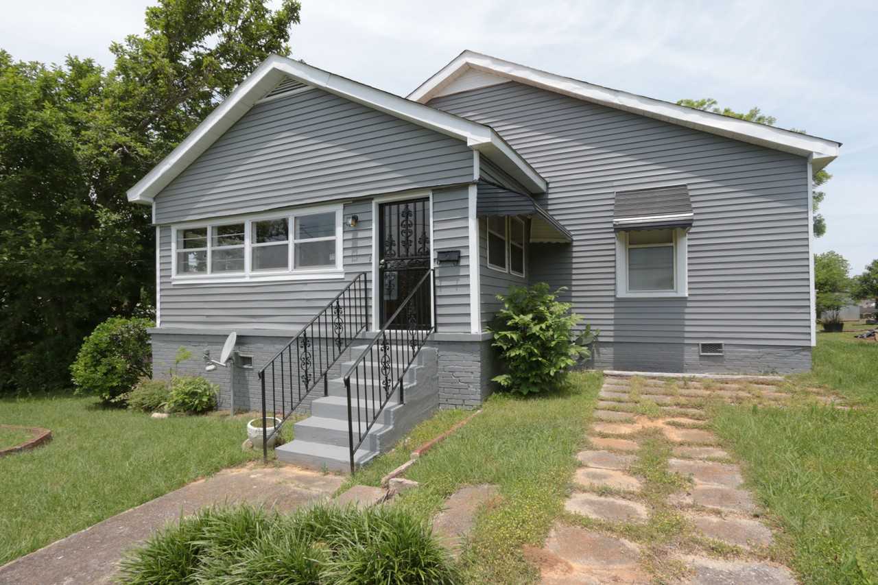 1000 Columbia St - Photo 2 of 29