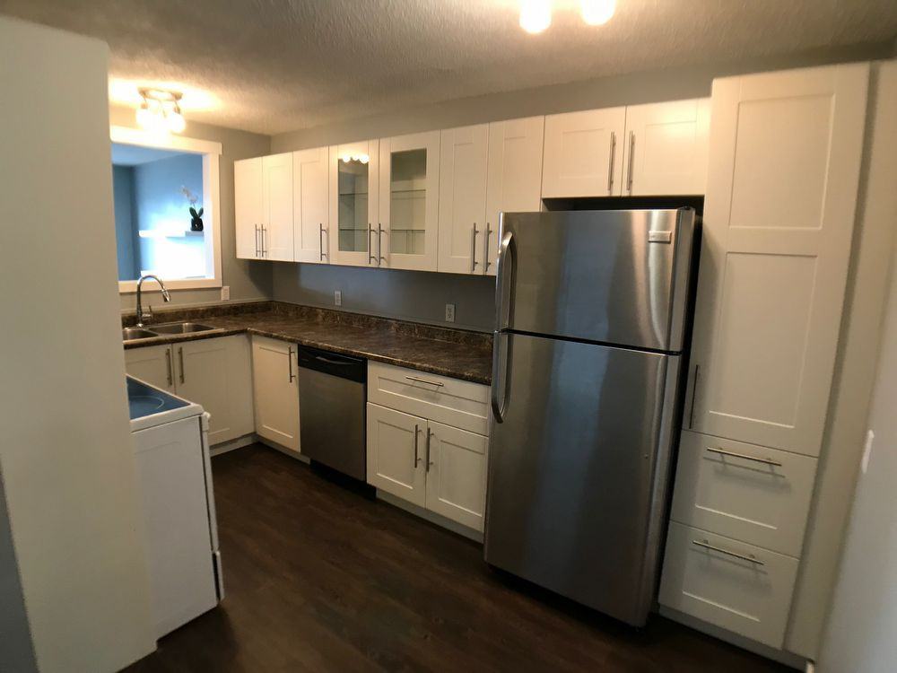 135 Windsor Dr - Photo 2 of 13