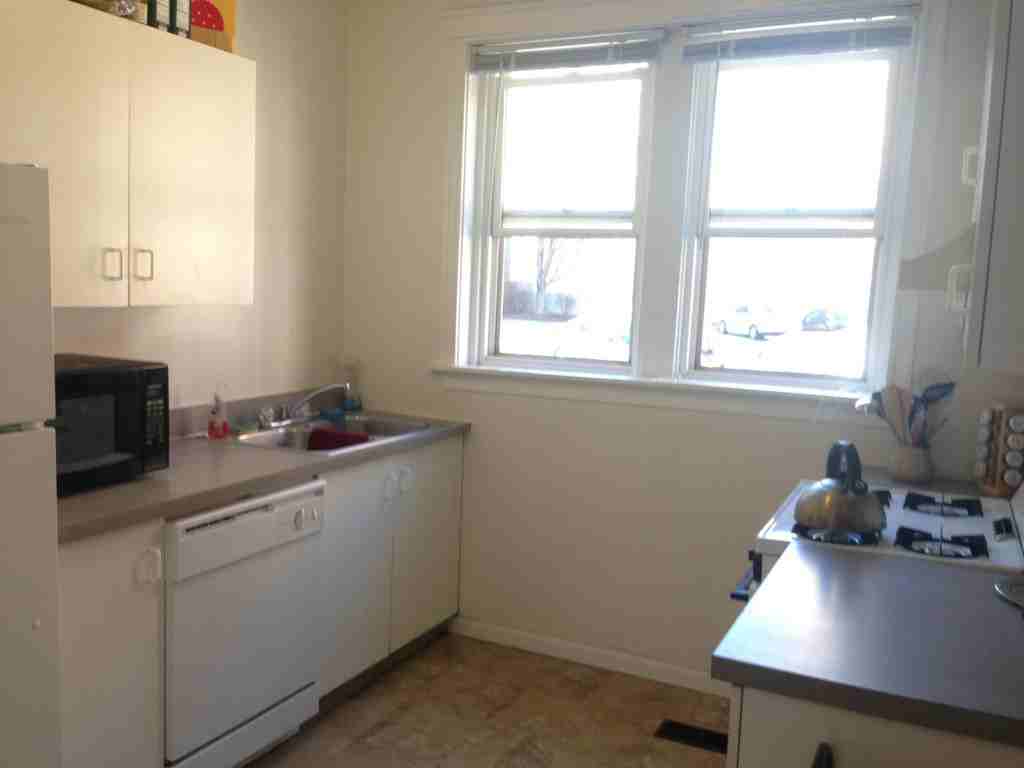 Buckingham court apartments - Photo 3 of 6