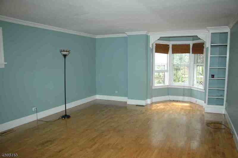 56 Main St - Photo 3 of 22