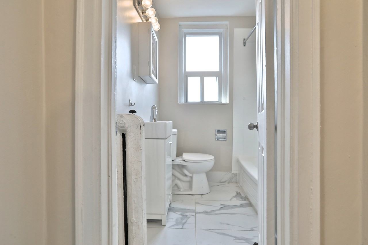 34 Heydon Park Road - Photo 3 of 8