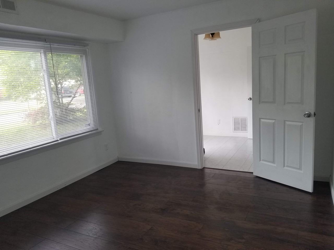 6029 Lockamy Ln - Photo 3 of 8