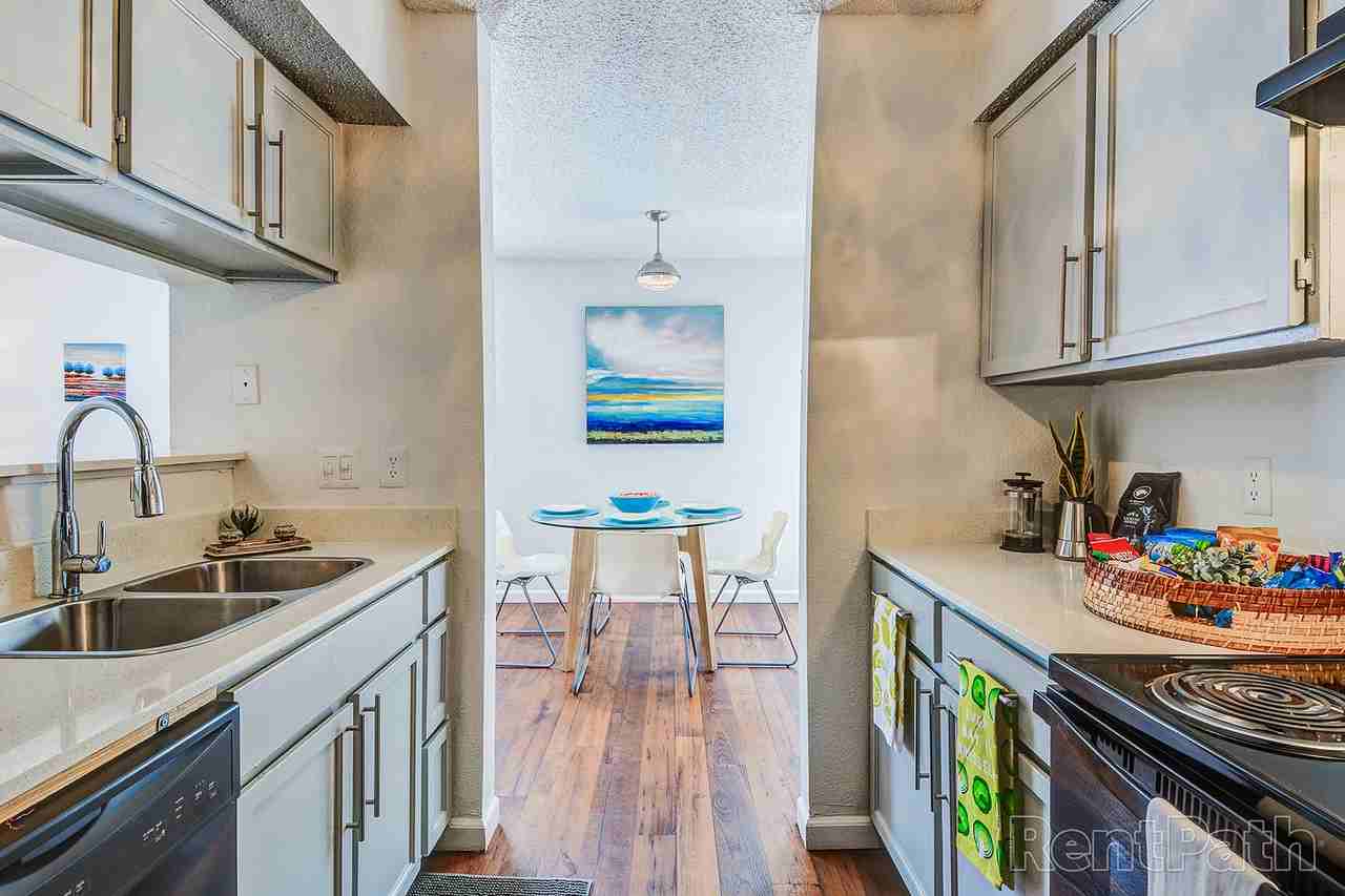 Mueller Flats Apartments - Photo 3 of 44