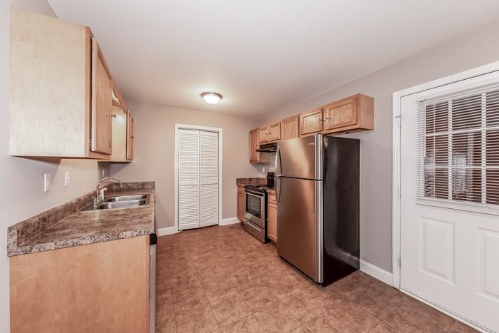343 Commissary Rd - Photo 2 of 8