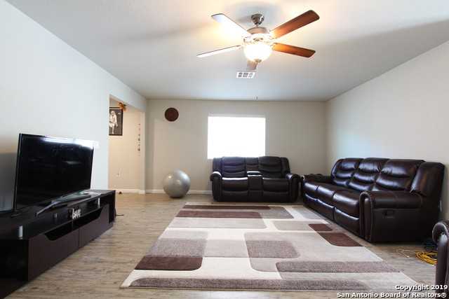 10514 Legacy Cove - Photo 2 of 6
