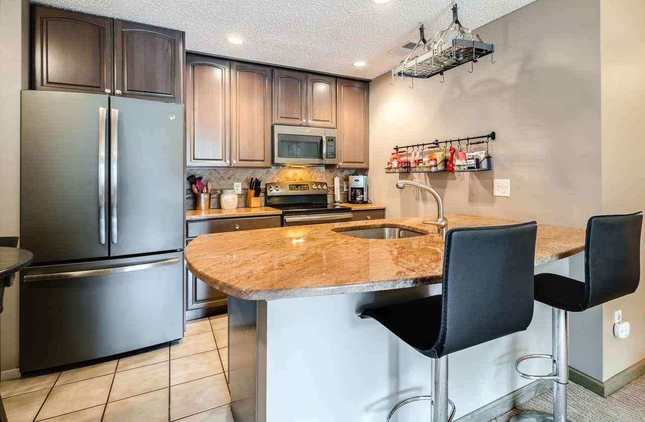 211 Barclay Ct - Photo 3 of 15